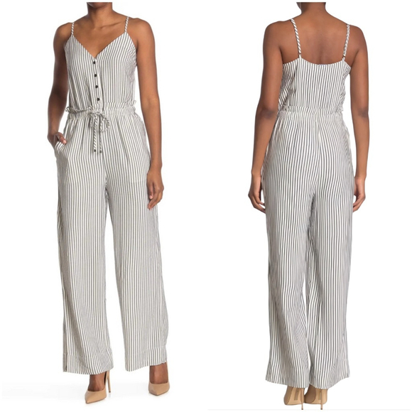 7 For All Mankind Pants - 7 For All Mankind White Navy Pinstriped Paperbag Jumpsuit Women’s Sz Small